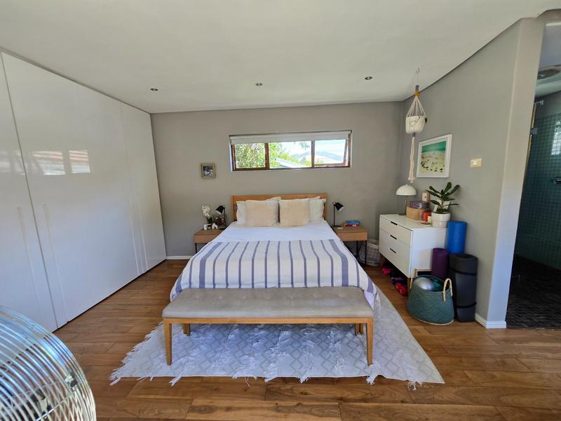 4 Bedroom Property for Sale in Vredehoek Western Cape